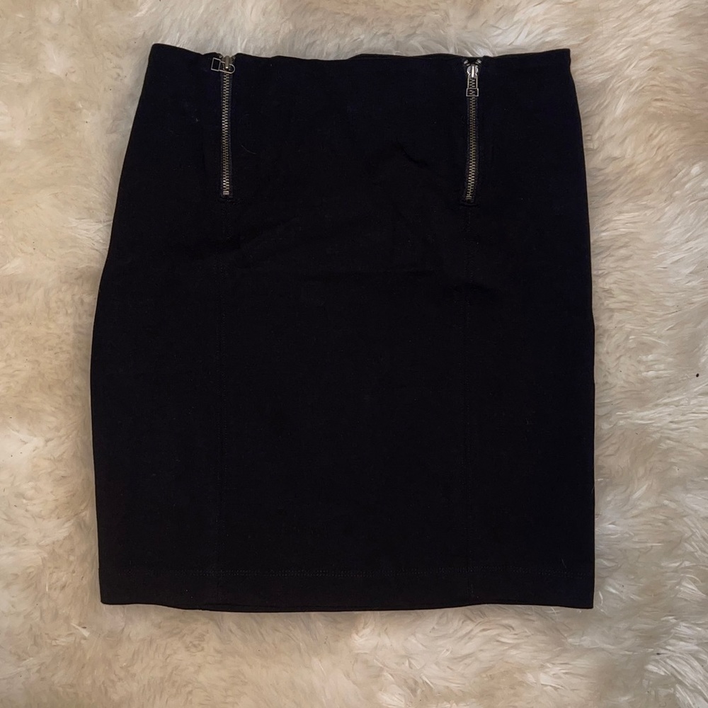 Aritzia Sunday Best mini skirt